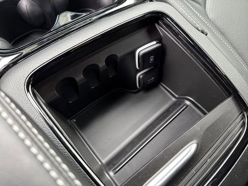 New 2026 Chrysler Pacifica Limited w/ S Appearance Package image 34