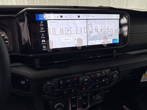 New 2026 Jeep Gladiator Sport AWD/4WD image 20