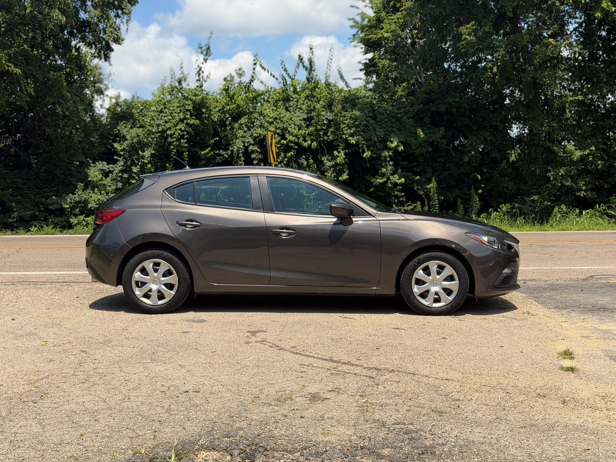 Used 2016 MAZDA MAZDA3 i Sport FWD image 4