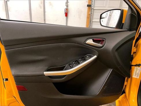 Used 2013 Ford Focus ST FWD image 22