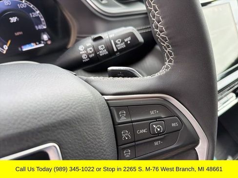 Used 2025 Jeep Grand Cherokee Altitude image 23