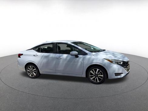 Used 2025 Nissan Versa SV FWD image 2
