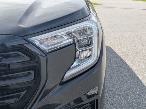 Used 2023 GMC Terrain SLE w/ Driver Convenience Package image 11