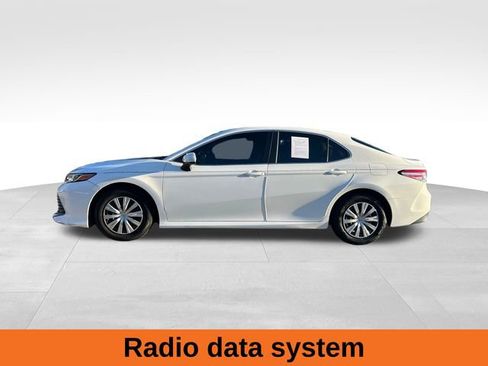 Used 2018 Toyota Camry L image 2