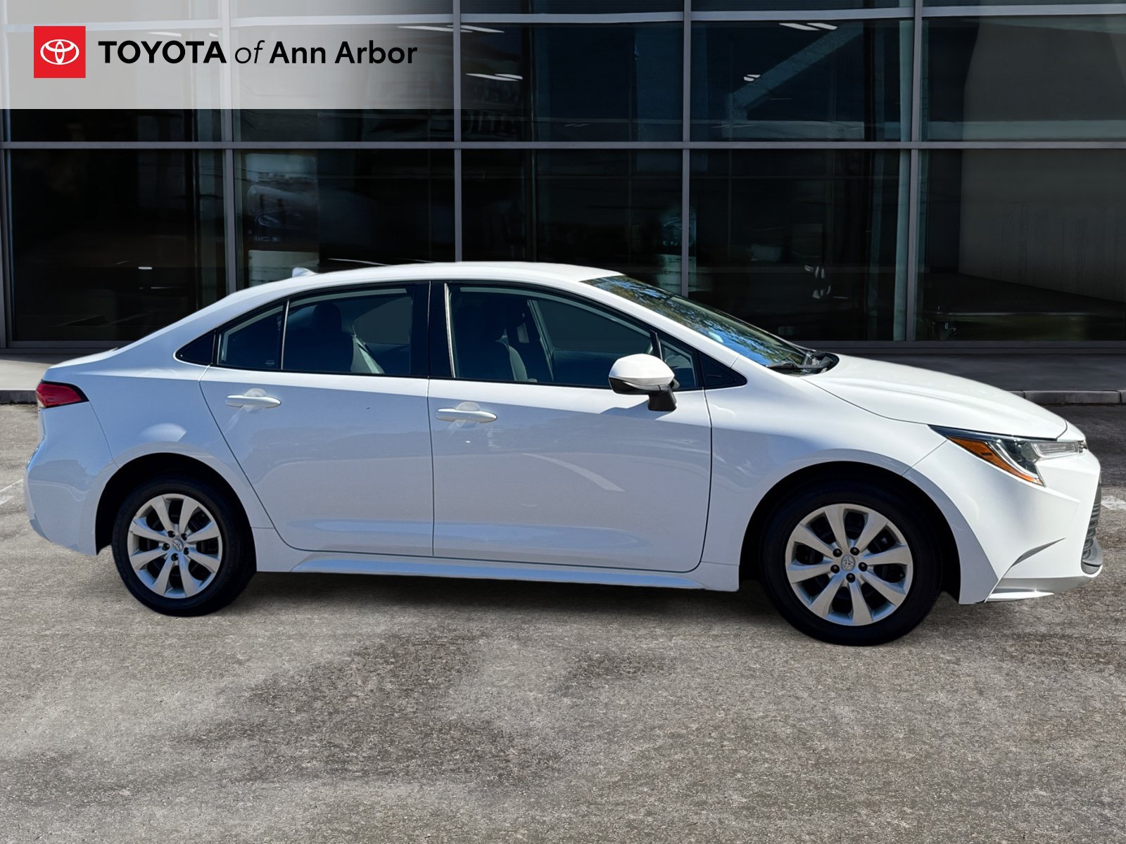 Used 2025 Toyota Corolla LE FWD image 10