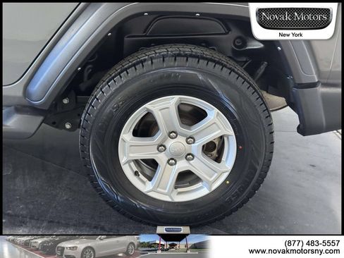 Used 2022 Jeep Wrangler Unlimited Sport AWD/4WD image 7