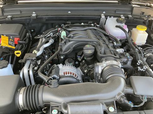 Used 2022 Jeep Gladiator Overland AWD/4WD image 63