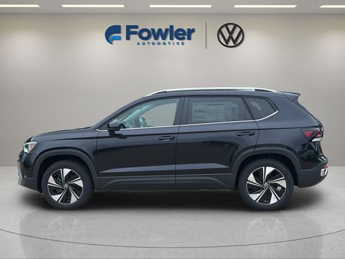 New 2026 Volkswagen Taos SE AWD/4WD image 4