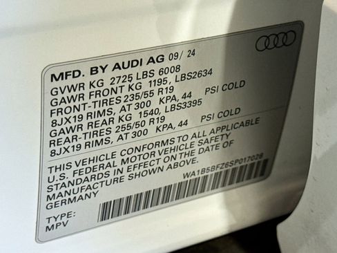 Used 2025 Audi Q4 e-tron Premium Plus image 30