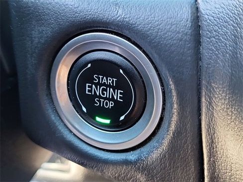 Used 2024 GMC Yukon XL AT4 image 20