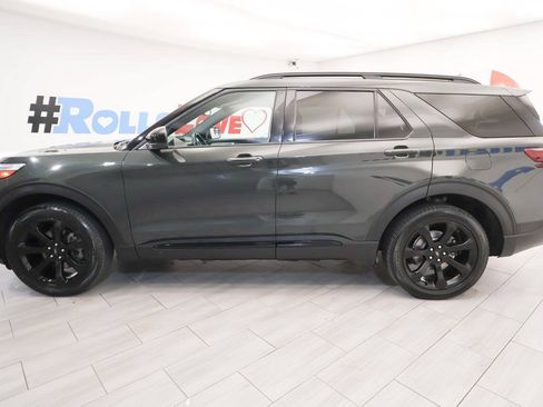 Used 2022 Ford Explorer ST-Line w/ Class IV Trailer Tow Package AWD/4WD image 2