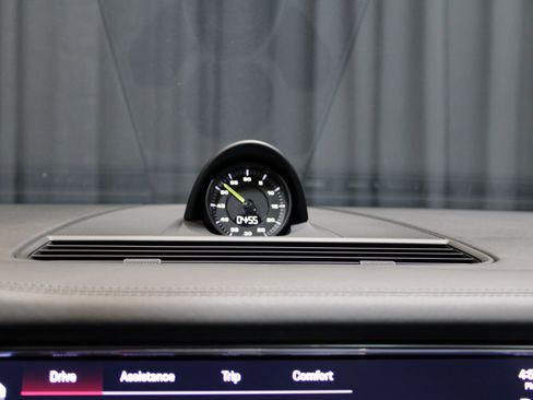 Certified 2023 Porsche Panamera 4 w/ Premium Package image 26