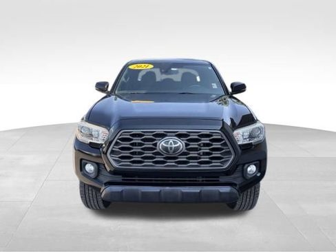 Used 2021 Toyota Tacoma TRD Off-Road AWD/4WD image 7