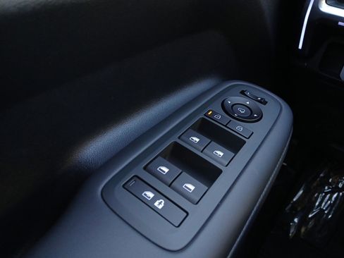 Used 2025 Hyundai Santa Fe Limited image 18