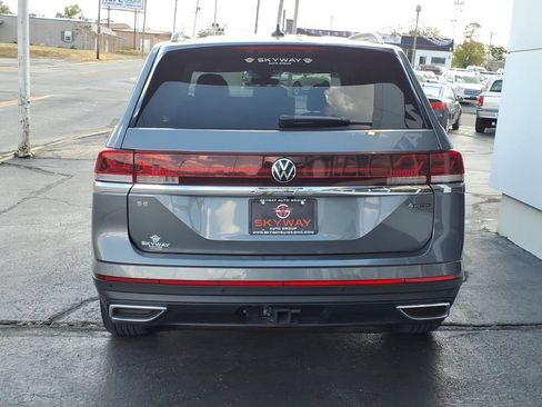 Used 2025 Volkswagen Atlas SE AWD/4WD image 5