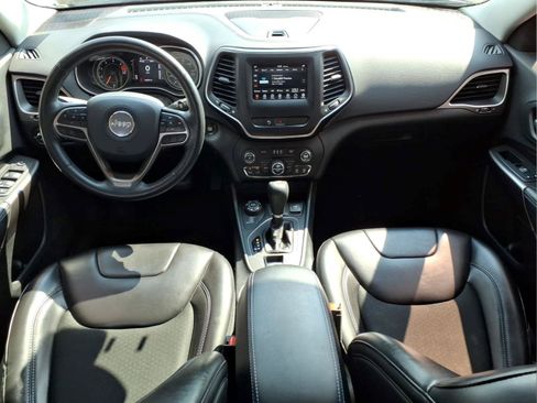 Used 2019 Jeep Cherokee Latitude Plus w/ Comfort/Convenience Group AWD/4WD image 7