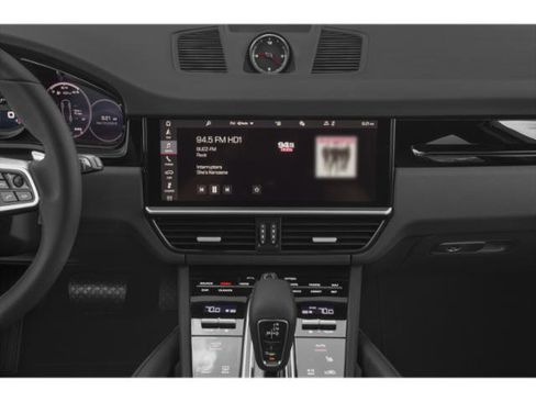 Used 2021 Porsche Cayenne AWD/4WD image 10