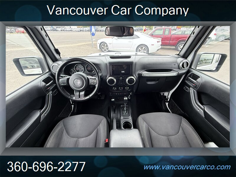 Used 2018 Jeep Wrangler Unlimited Sahara AWD/4WD image 17