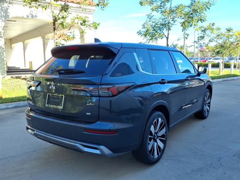 New 2026 Mitsubishi Outlander SE FWD image 4
