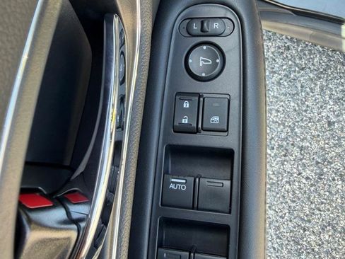 Used 2019 Honda HR-V EX-L image 12