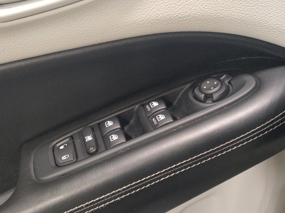 Used 2018 Jeep Compass Latitude w/ Popular Equipment Group FWD image 27