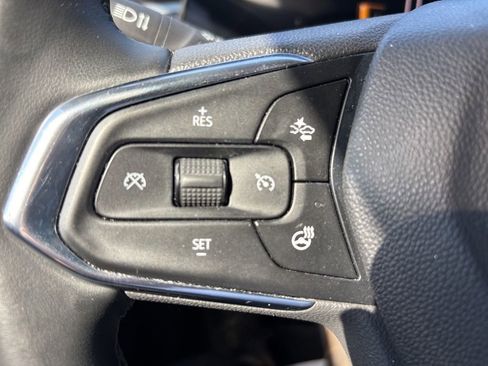 Used 2024 Chevrolet TrailBlazer LT w/ LT Cold Weather Package AWD/4WD image 19