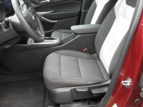 Used 2024 Chevrolet Trax LS w/ LS Convenience Package FWD image 24