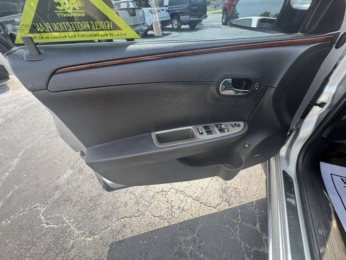 Used 2013 Lexus ES 350 w/ Luxury Pkg FWD image 14