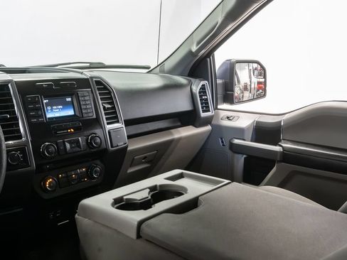 Used 2015 Ford F150 XLT AWD/4WD image 11