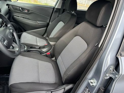 Used 2021 Hyundai Kona SE image 17