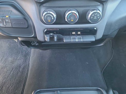 Used 2024 RAM 3500 Big Horn image 25