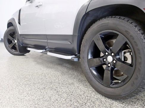 Used 2020 Land Rover Defender 110 First Edition image 12