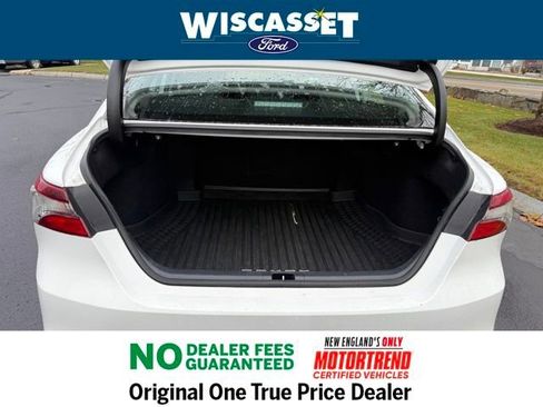 Used 2023 Toyota Camry LE image 11