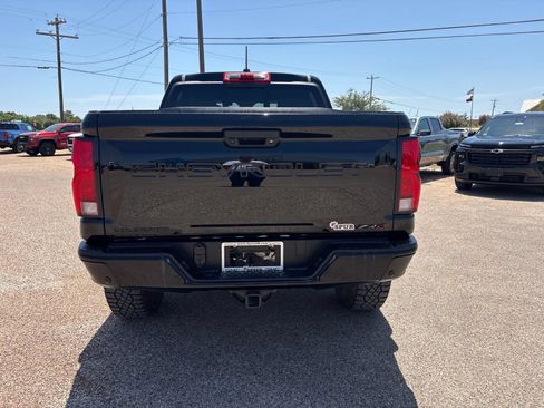 Used 2025 Chevrolet Colorado ZR2 AWD/4WD image 5