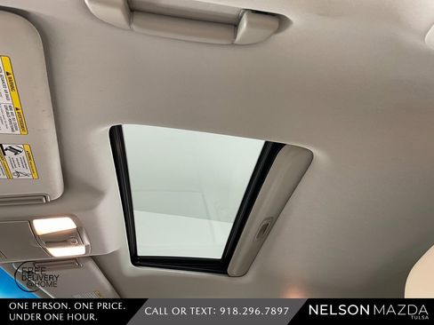 Used 2017 Nissan Armada Platinum w/ Interior Lighting Package image 31