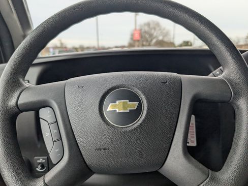 Used 2017 Chevrolet Express 2500 LT w/ LT Preferred Equipment Group image 14