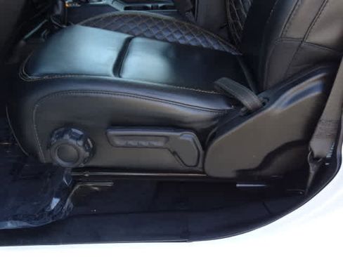 Used 2022 Jeep Wrangler Unlimited Sahara image 16