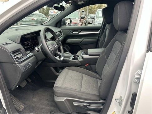 Used 2025 GMC Terrain Elevation image 18