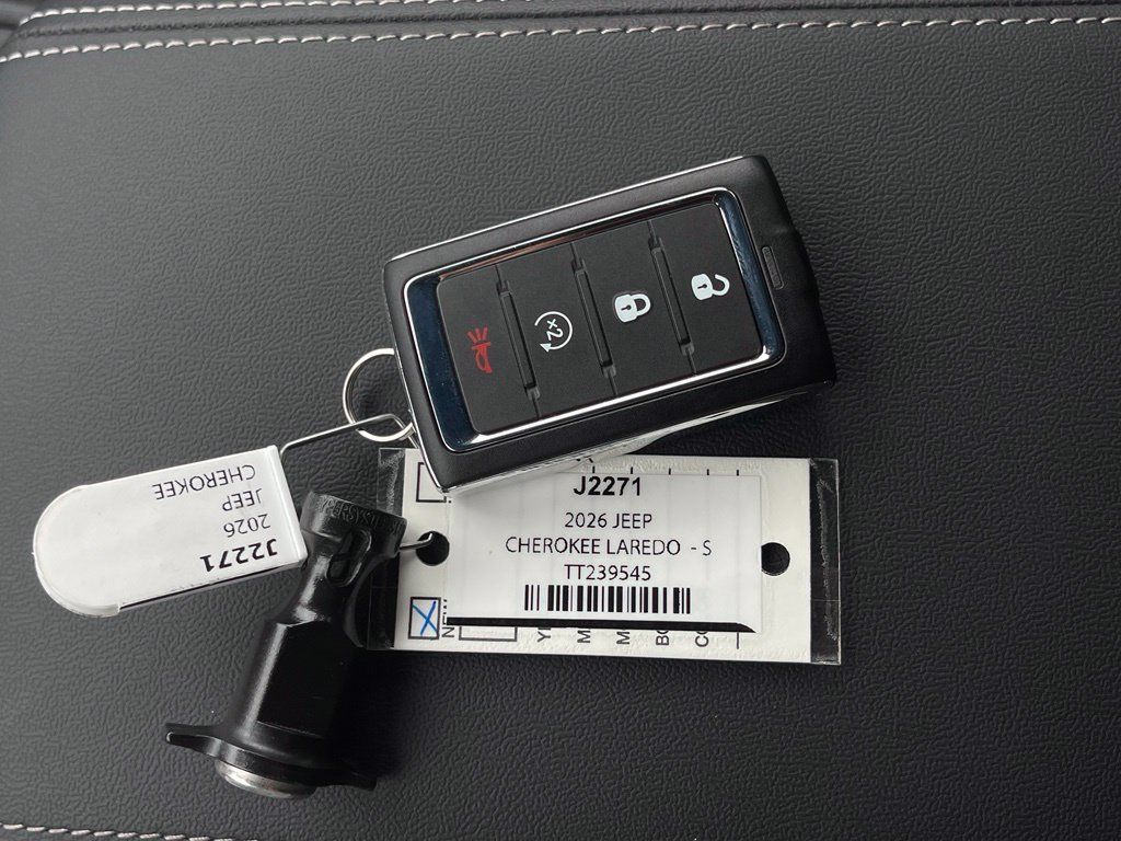 New 2026 Jeep Cherokee Laredo AWD/4WD image 31