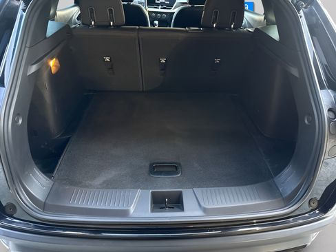 Used 2024 Chevrolet Trax RS w/ Sunroof Package FWD image 10