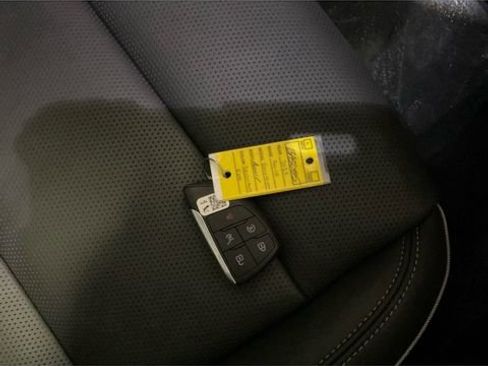 New 2025 Buick Envision Avenir image 28