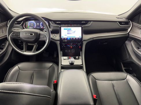 Used 2024 Jeep Grand Cherokee L Limited image 16