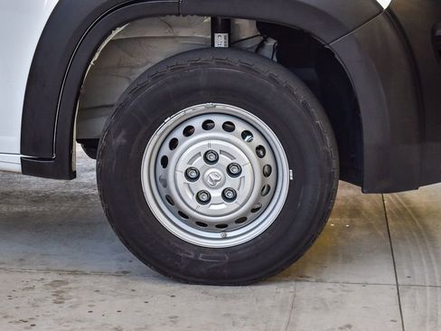 Used 2025 RAM ProMaster 2500 w/ Convenience Group FWD image 10