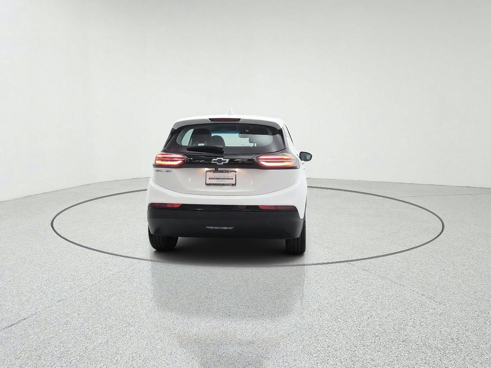 Used 2023 Chevrolet Bolt LT w/ Infotainment Package FWD image 6