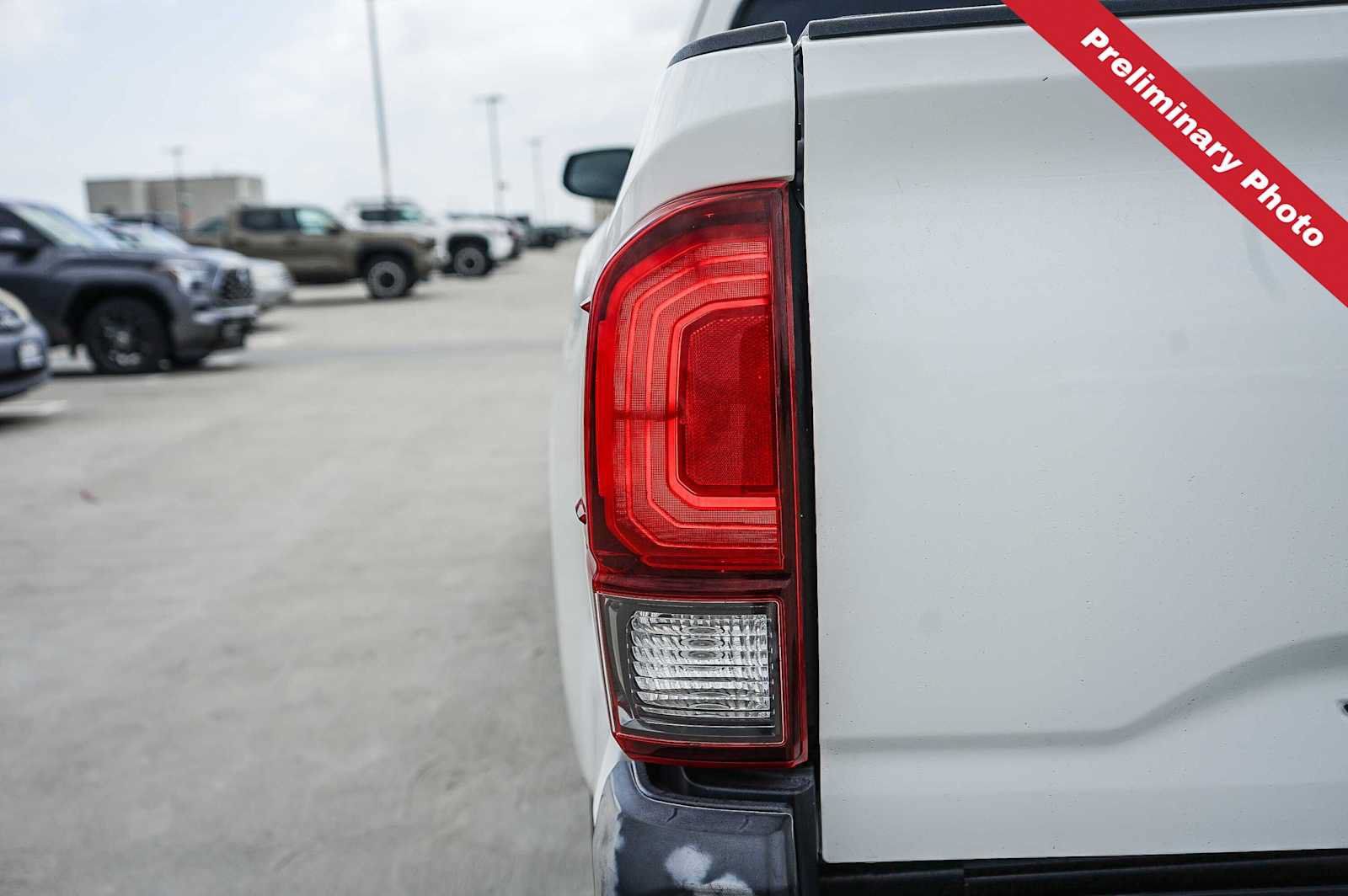 Used 2018 Toyota Tacoma SR RWD image 9