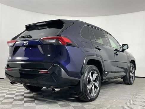 Certified 2021 Toyota RAV4 SE image 3