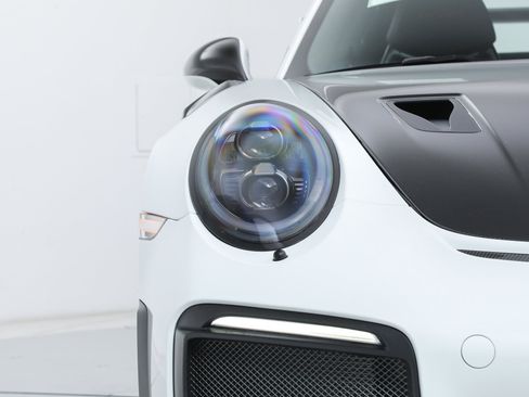 Used 2018 Porsche 911 GT2 RS image 16