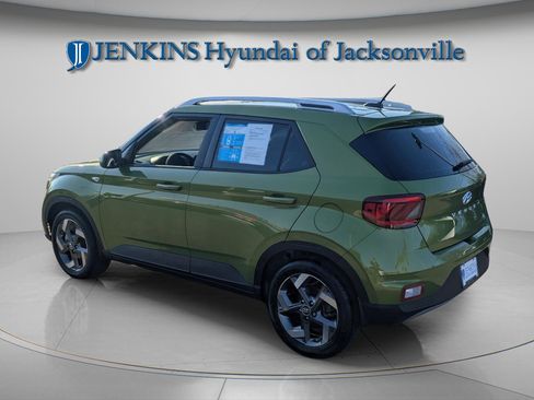 Certified 2024 Hyundai Venue SEL image 5