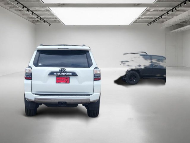 Used 2023 Toyota 4Runner TRD Off-Road Premium w/ Moonroof Package AWD/4WD image 5