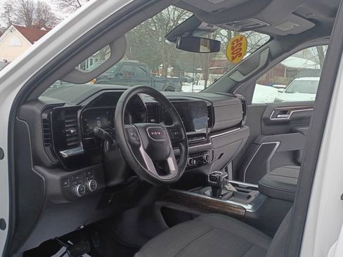 Used 2025 GMC Sierra 1500 Elevation image 10